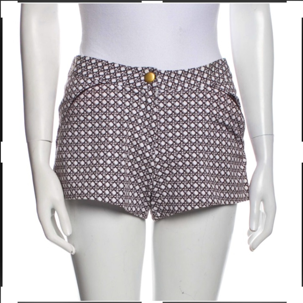 🌷Diane Von Furstenberg Black/White Printed Mini Shorts Size Medium